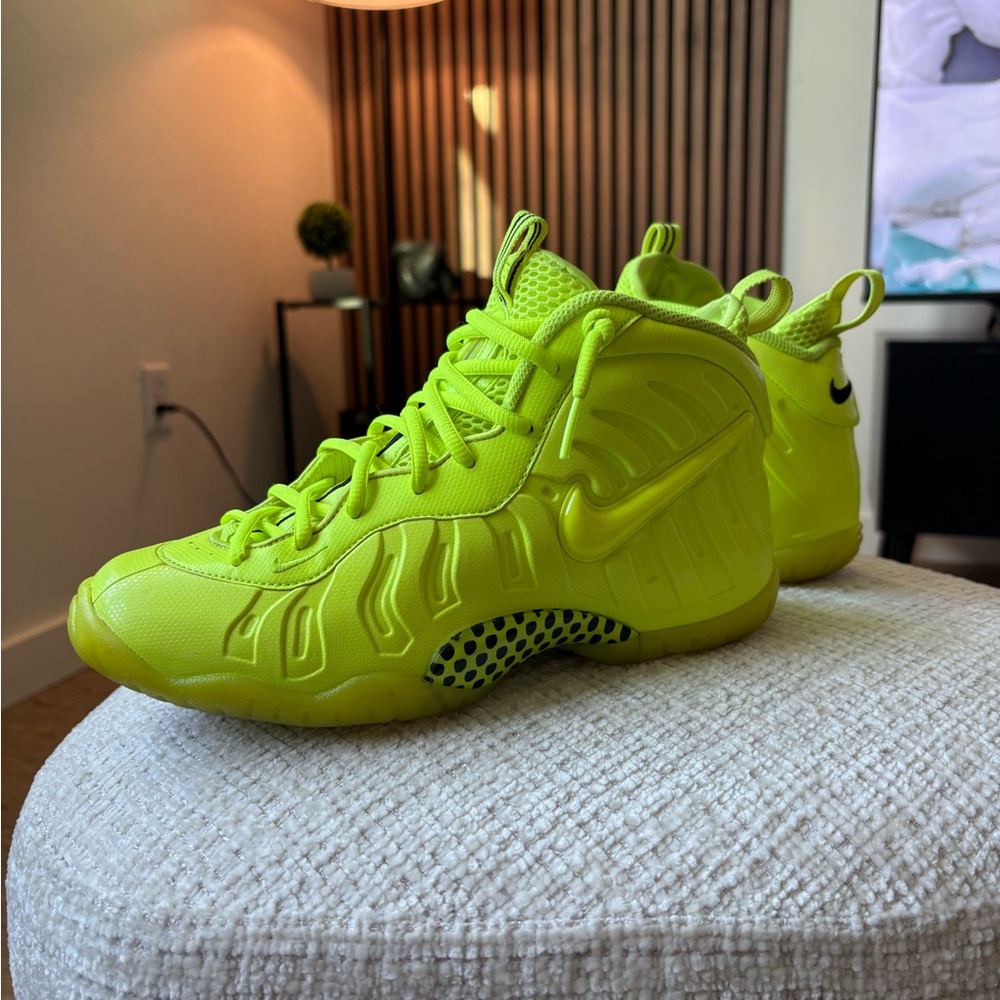 Nike Little Posite One “Volt” – Size 7Y – Worn Once